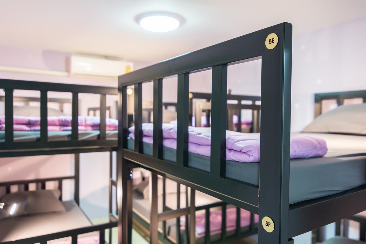 Full Stop. Hostel Patong Екстер'єр фото