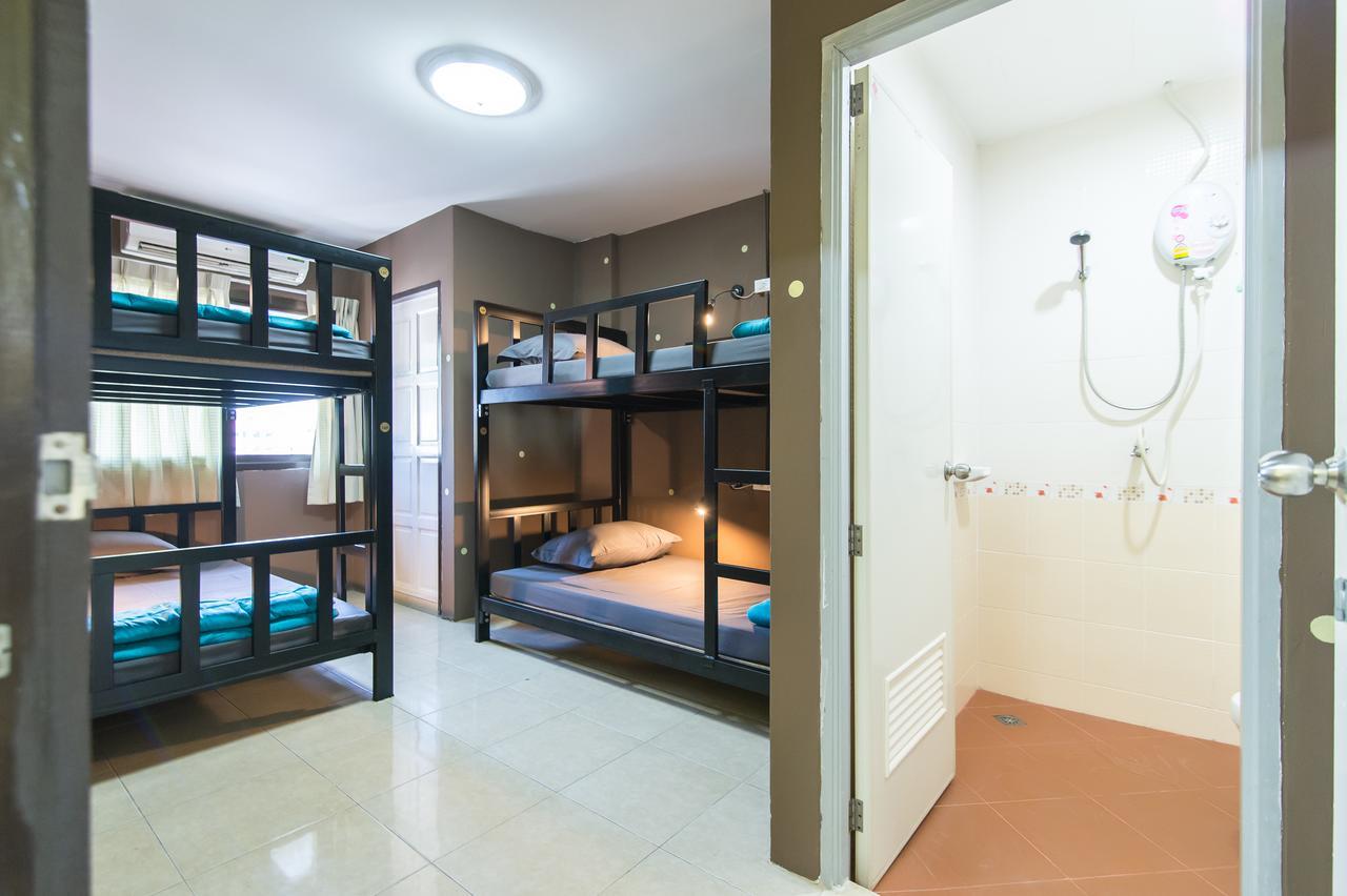 Full Stop. Hostel Patong Екстер'єр фото