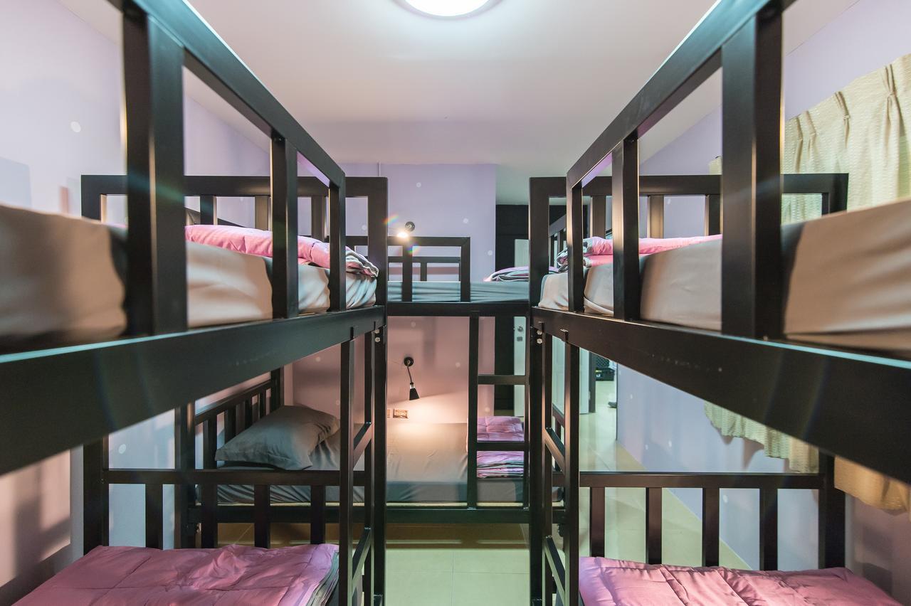 Full Stop. Hostel Patong Екстер'єр фото