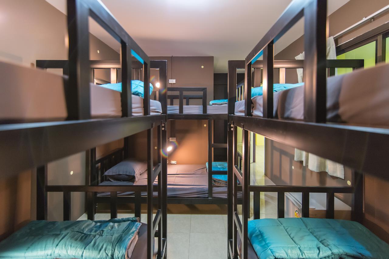 Full Stop. Hostel Patong Екстер'єр фото