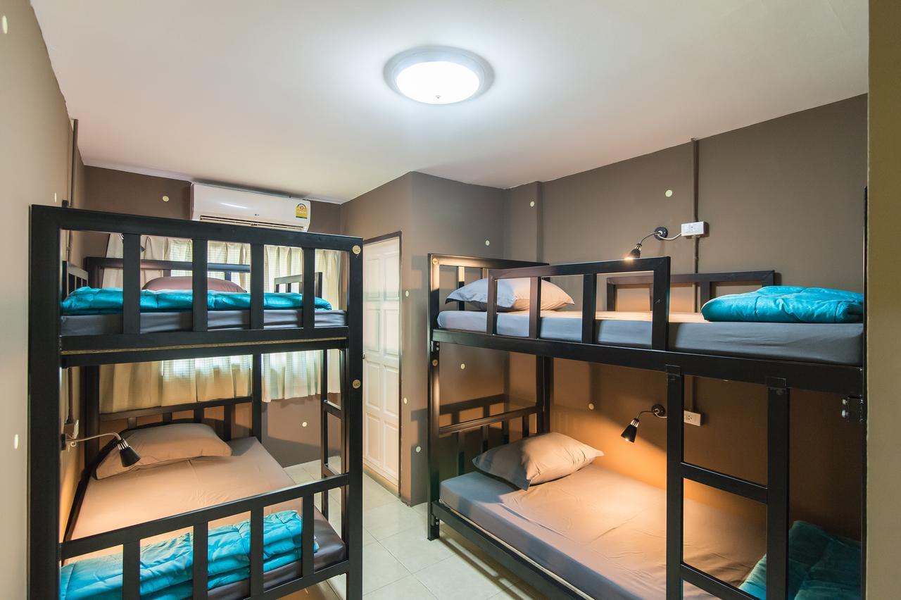 Full Stop. Hostel Patong Екстер'єр фото