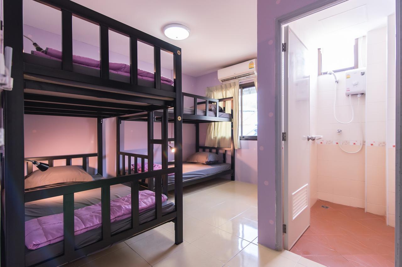 Full Stop. Hostel Patong Екстер'єр фото