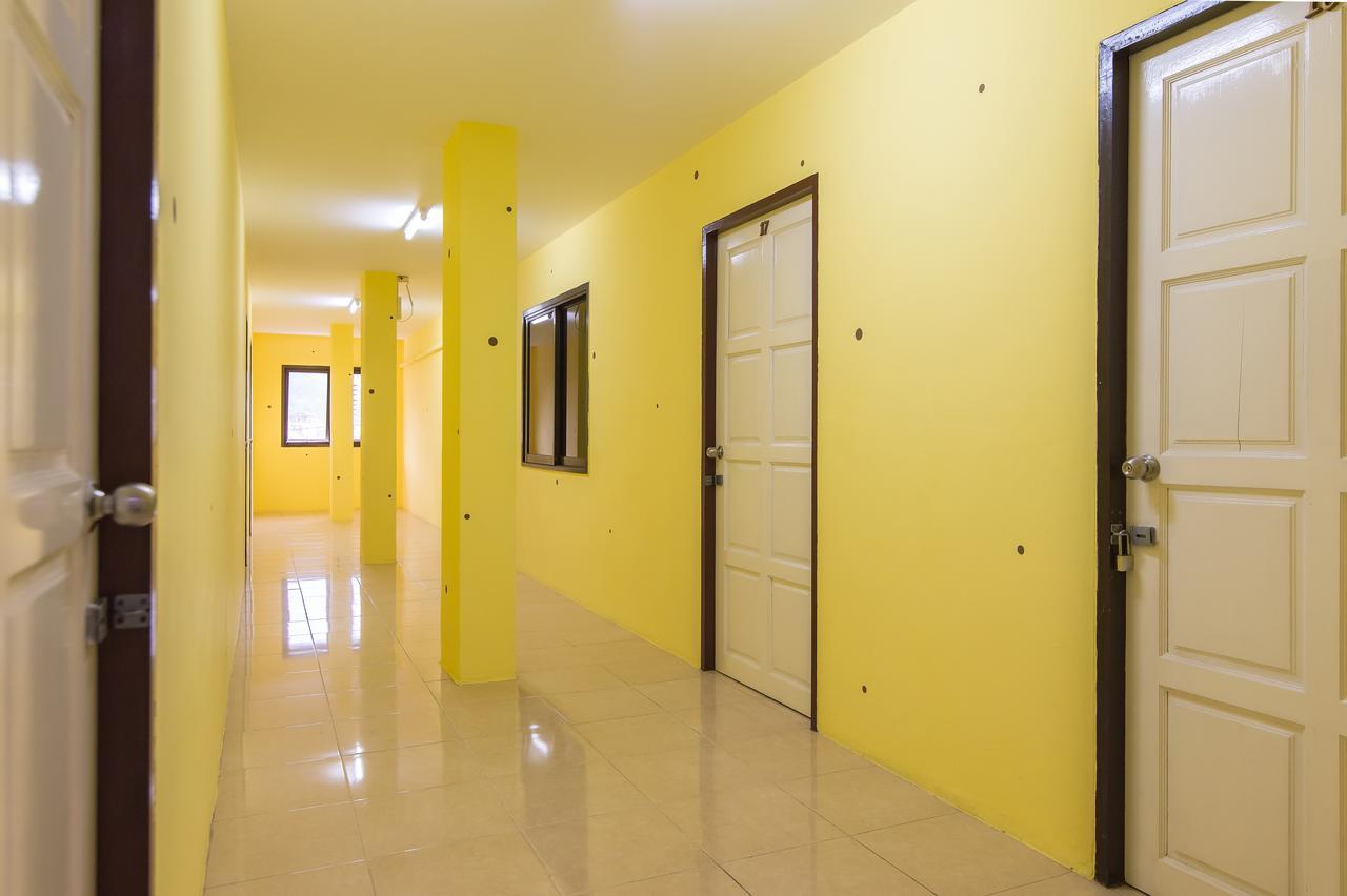 Full Stop. Hostel Patong Екстер'єр фото