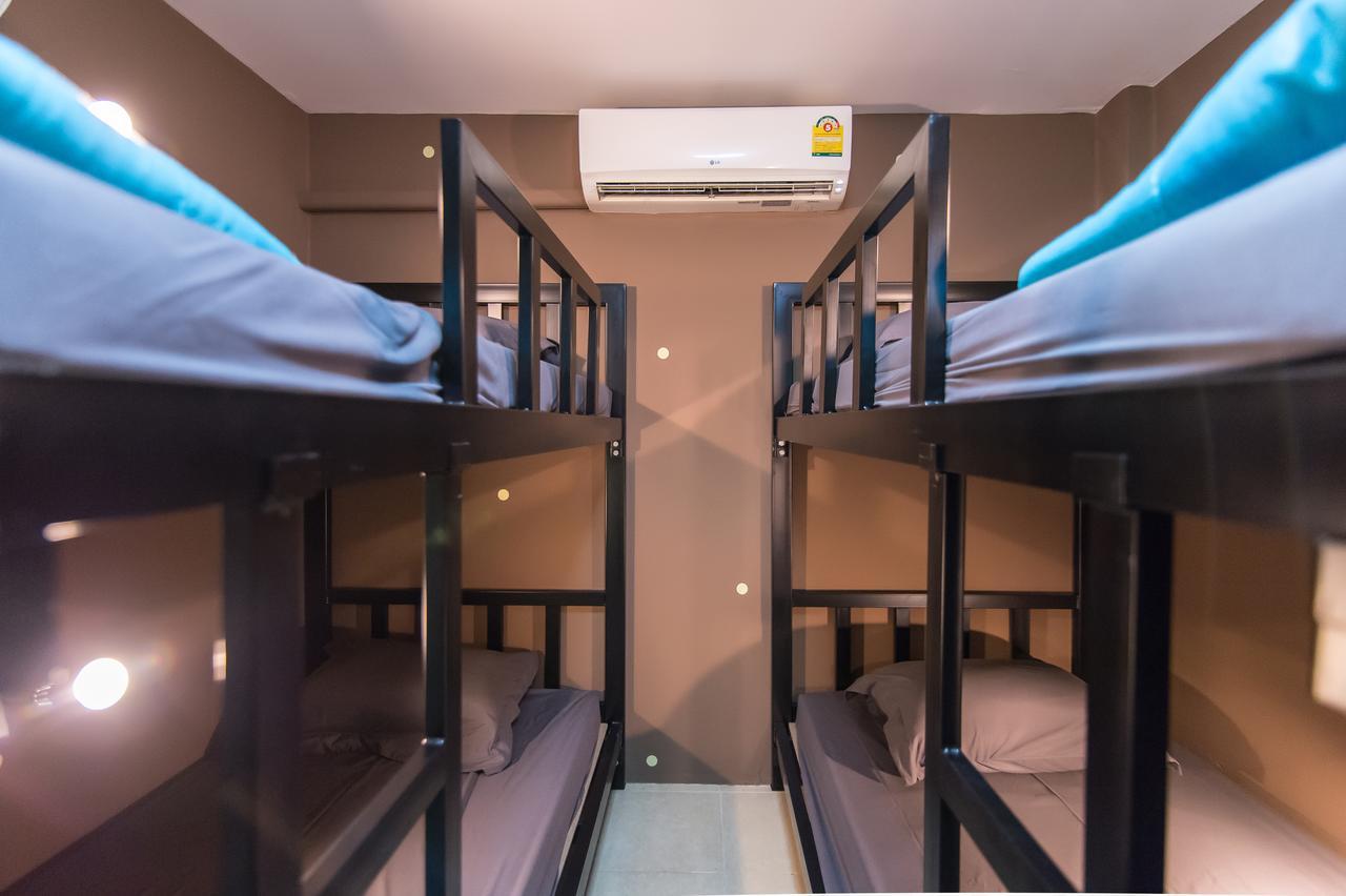 Full Stop. Hostel Patong Екстер'єр фото